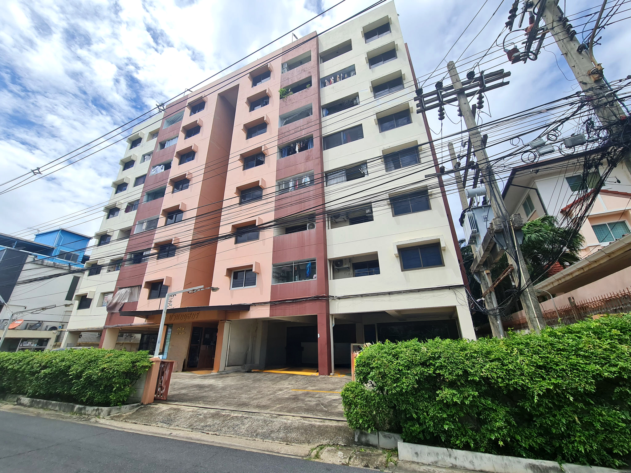 คอนโดมิเนียมโครงการบ้านกฤษกร ลาดพร้าว 124