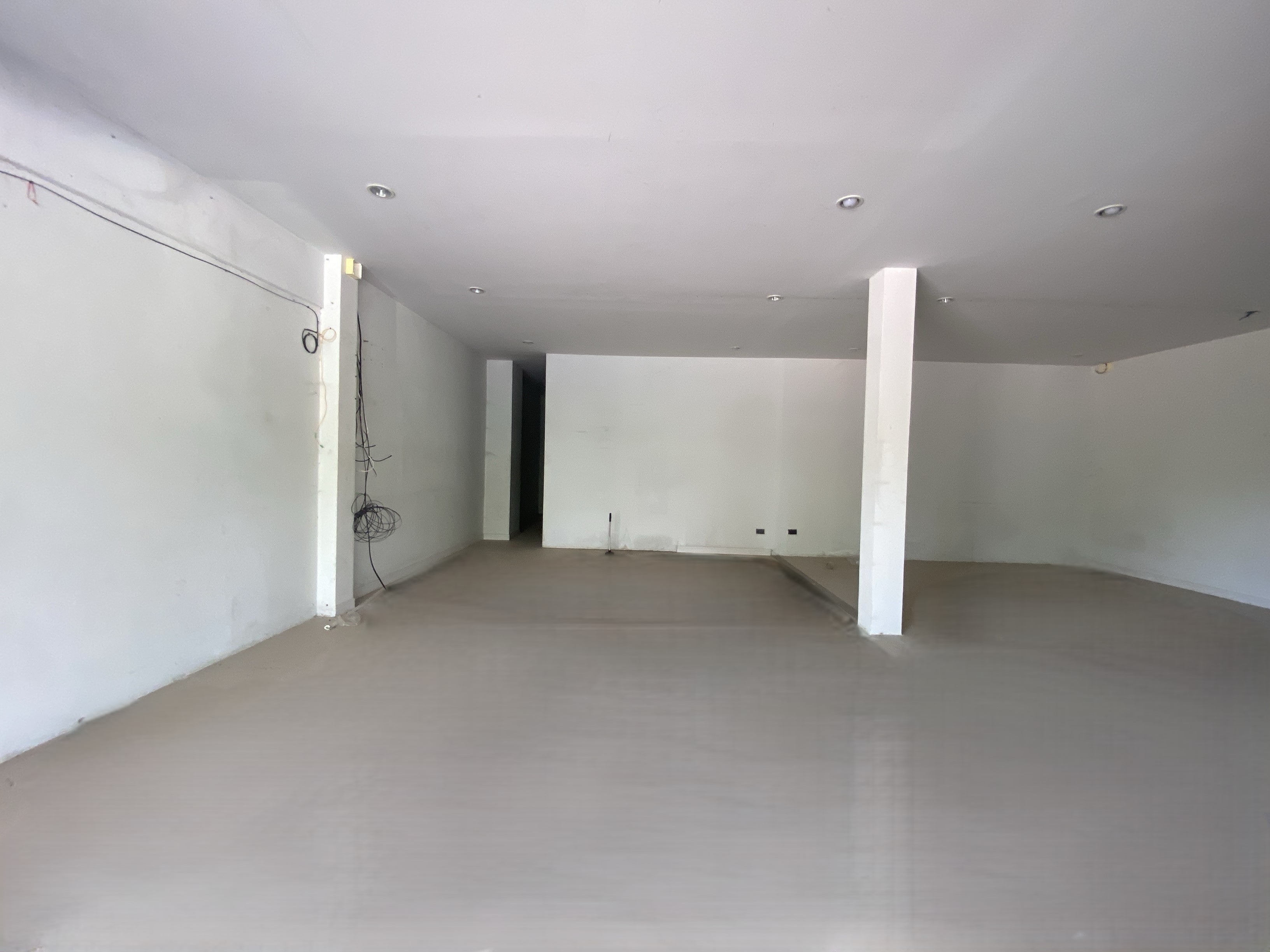 81151d82-148274-7.jpg