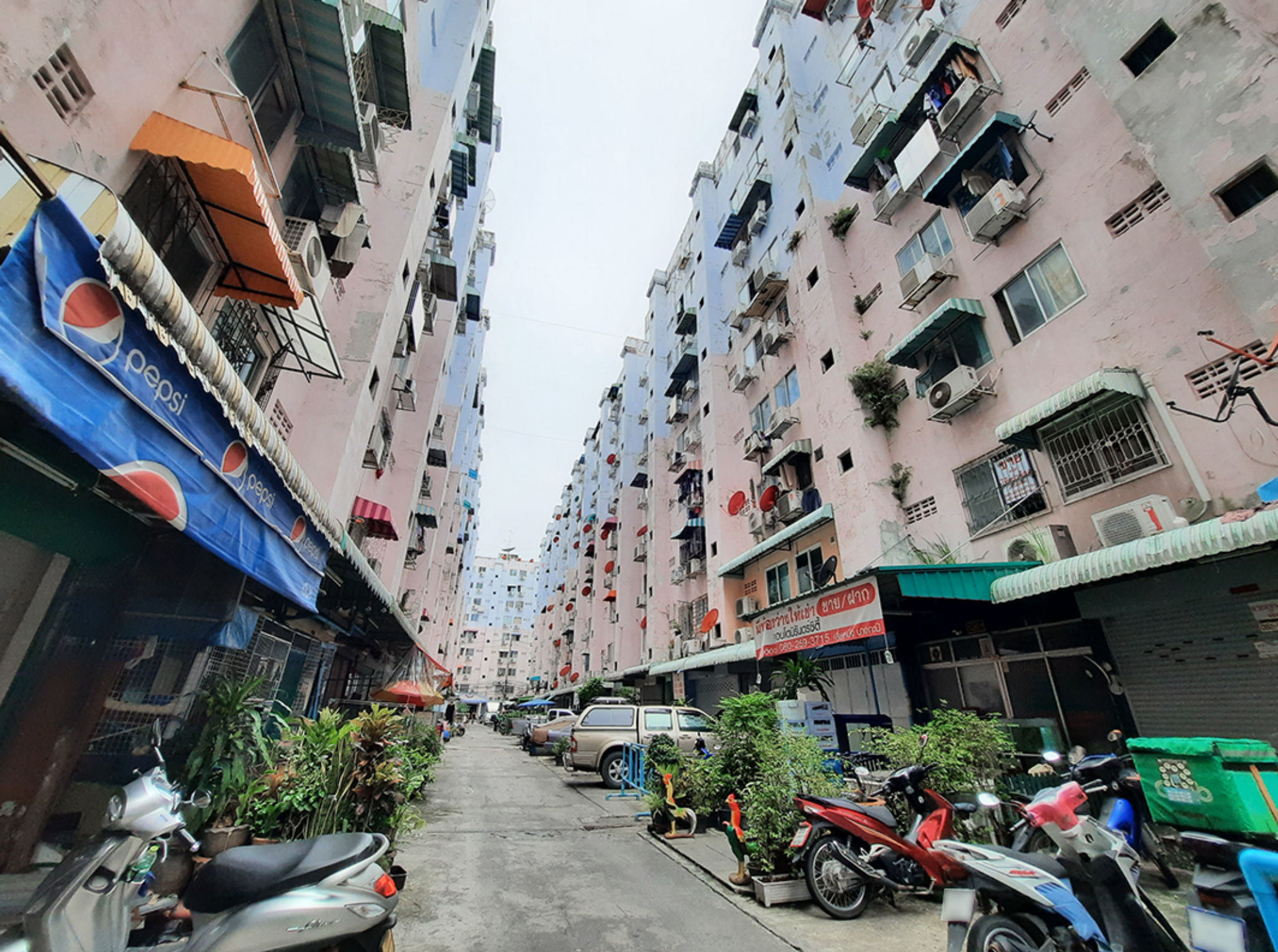 คอนโดมีเนียม โครงการ นิรันดร์ซิตี้ ลาดพร้าว 101