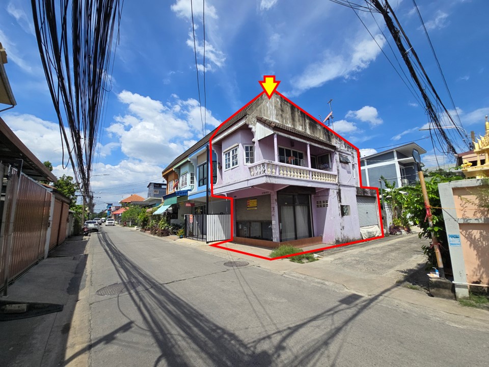 Slide3.JPG