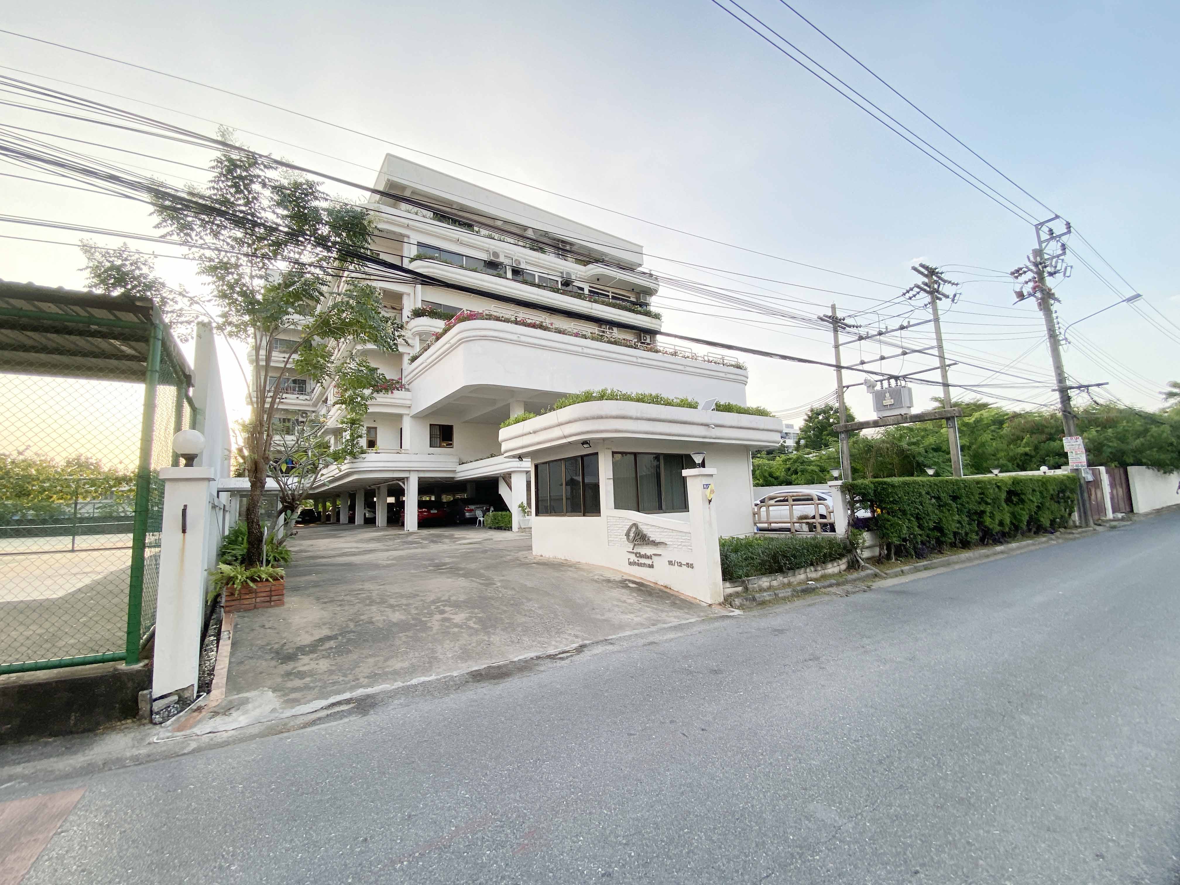 คอนโดมิเนียม โครงการโอปอลีนชาเลต์ บางเขน