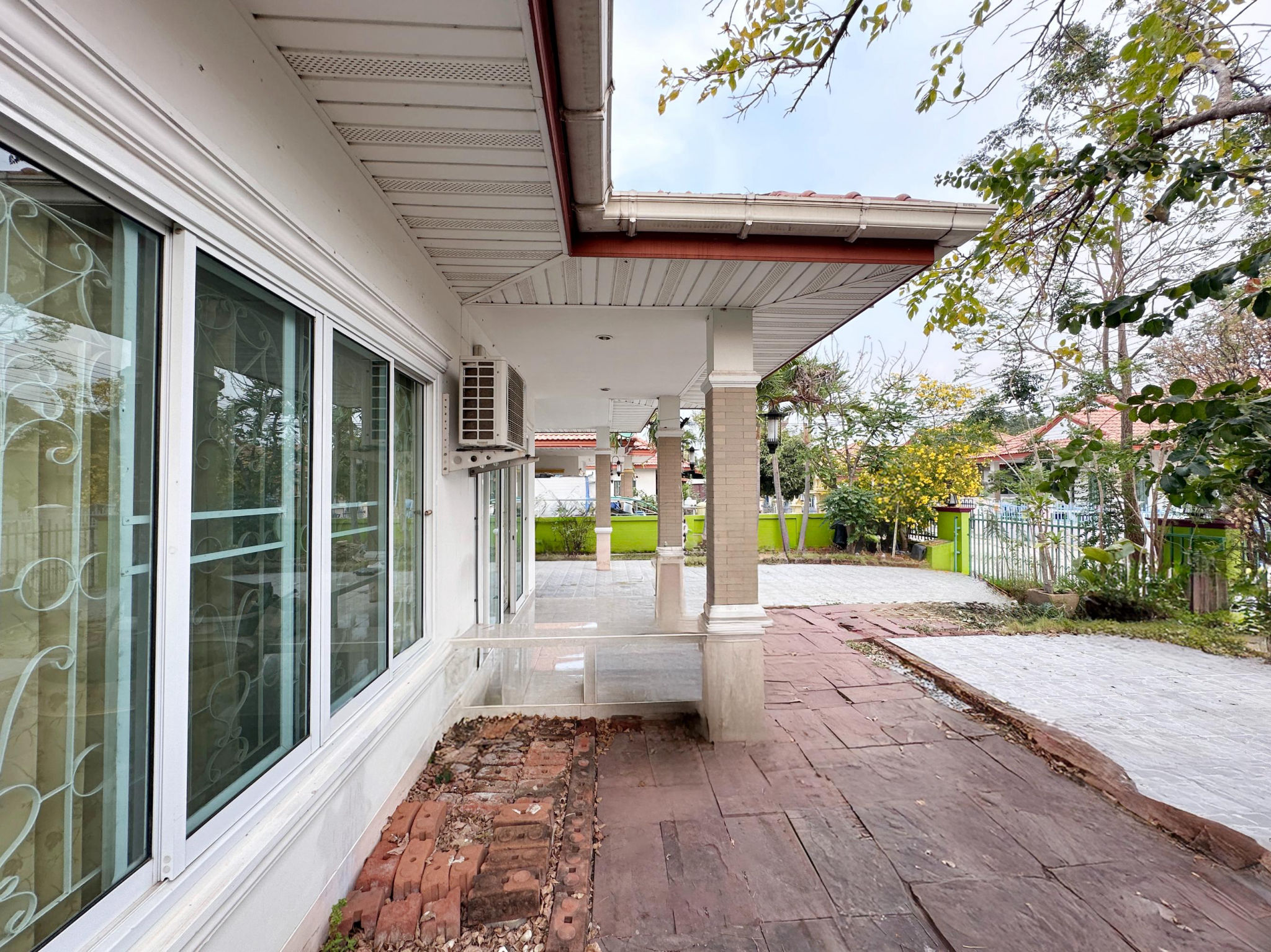 6189181d-145902-4.jpg