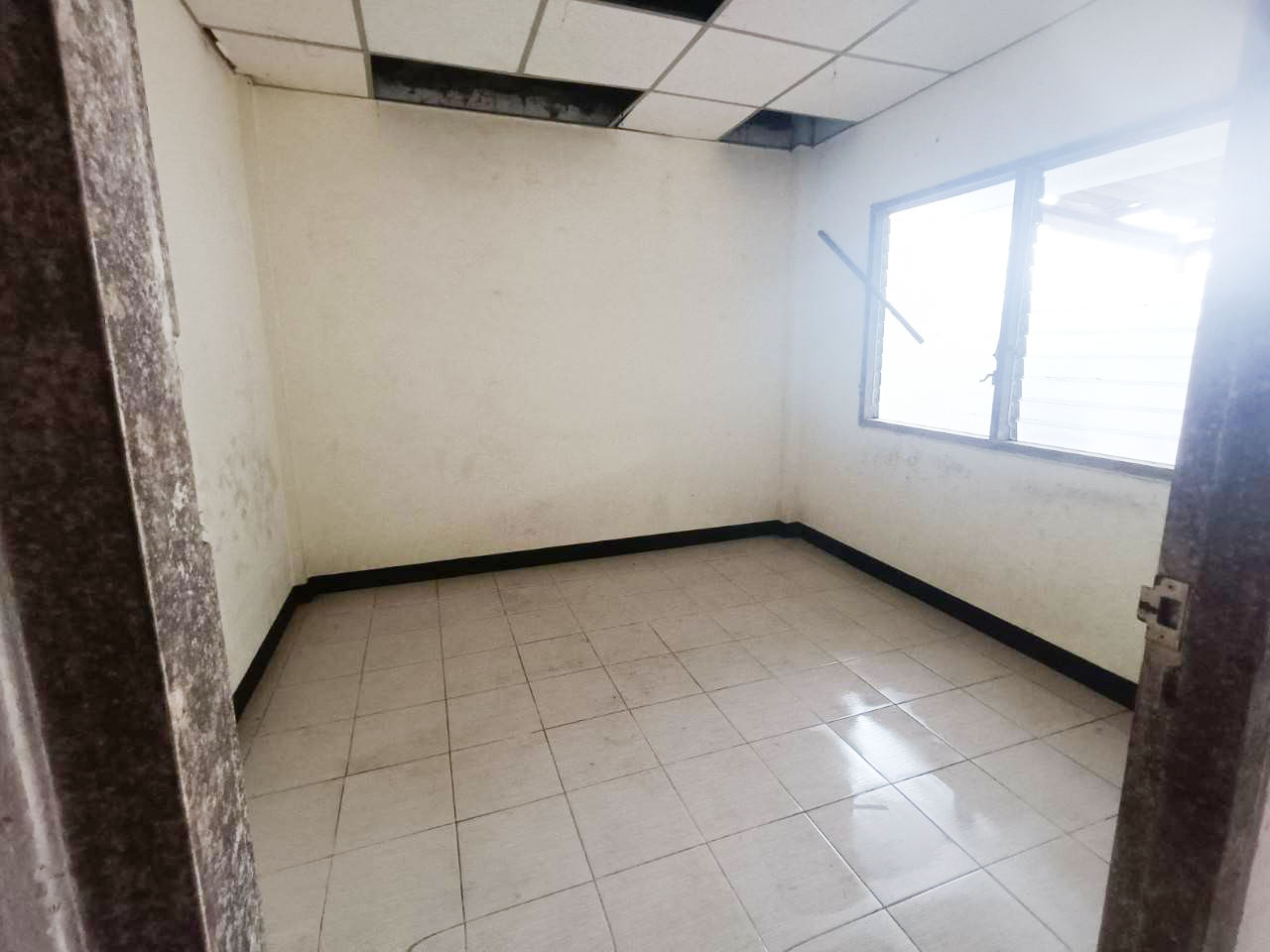 9bef854d-57825-6.jpg
