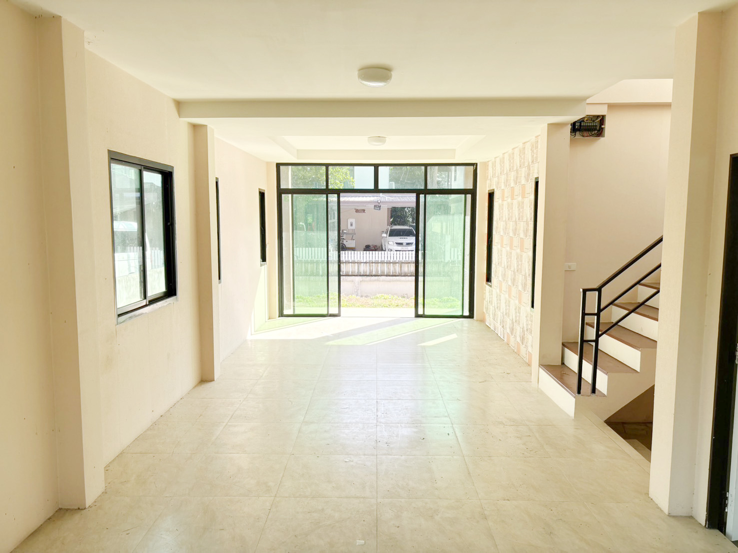 8771f384-68362-3.jpg