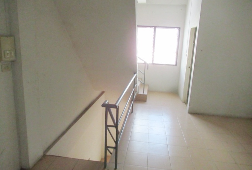 S__58196037_0.jpg