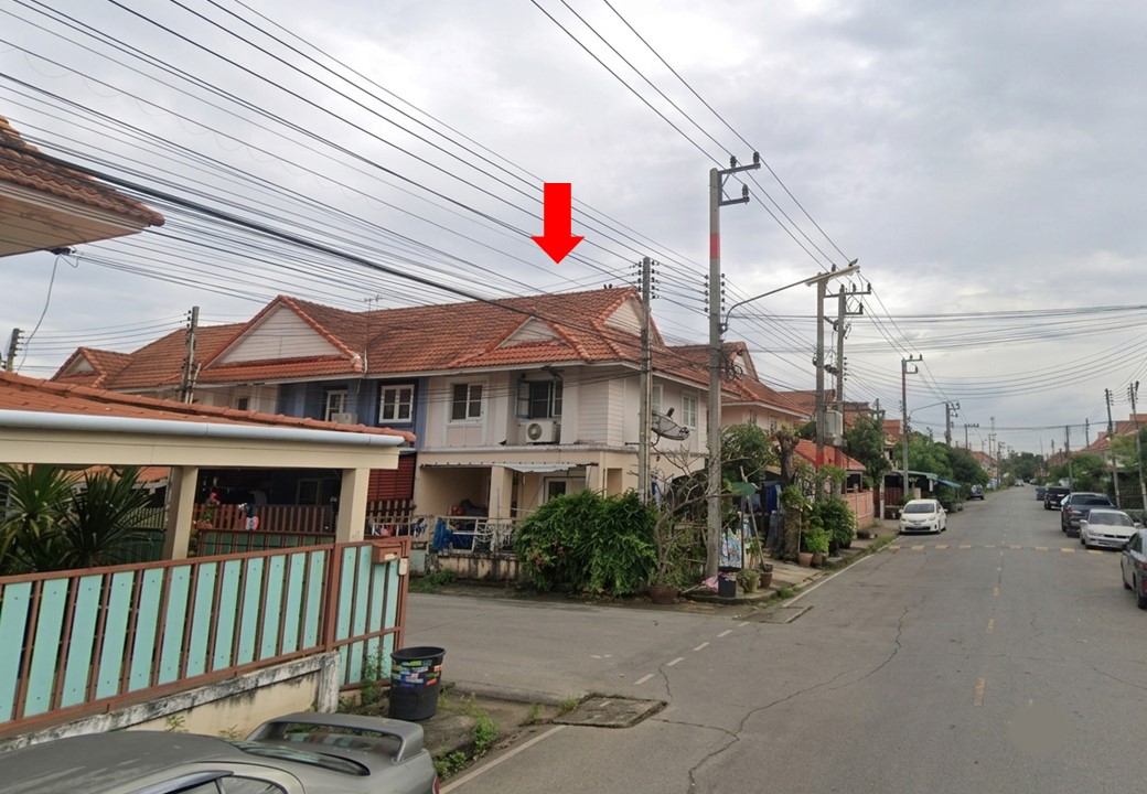 Slide3.JPG