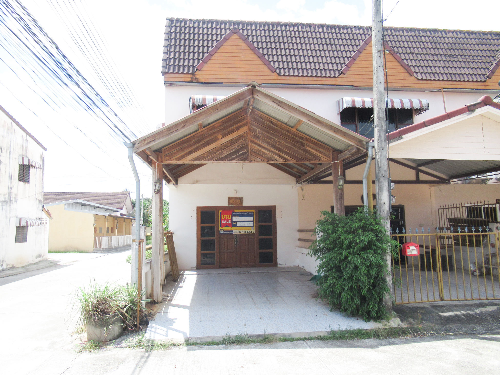 ทาวน์เฮาส์   สุราษฎร์ธานี