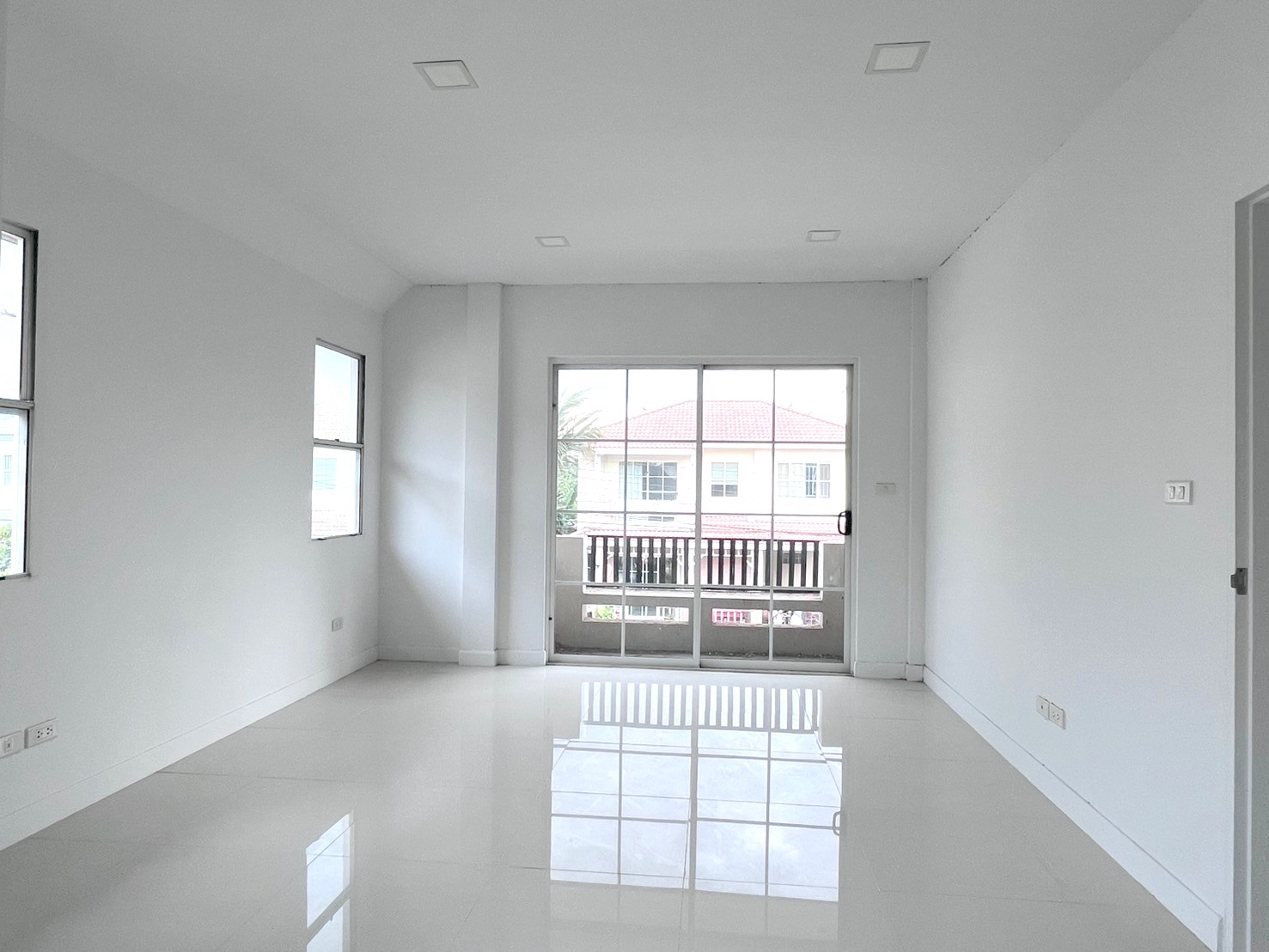 cda993eb-53365-4.jpg