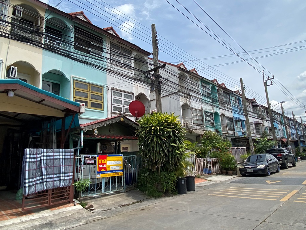 ทาวน์เฮาส์ บางชัน มีนบุรี กรุงเทพมหานคร