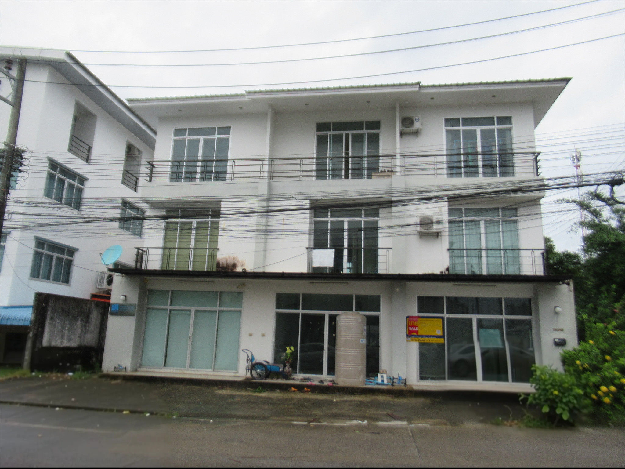 freepik_2855825272.png