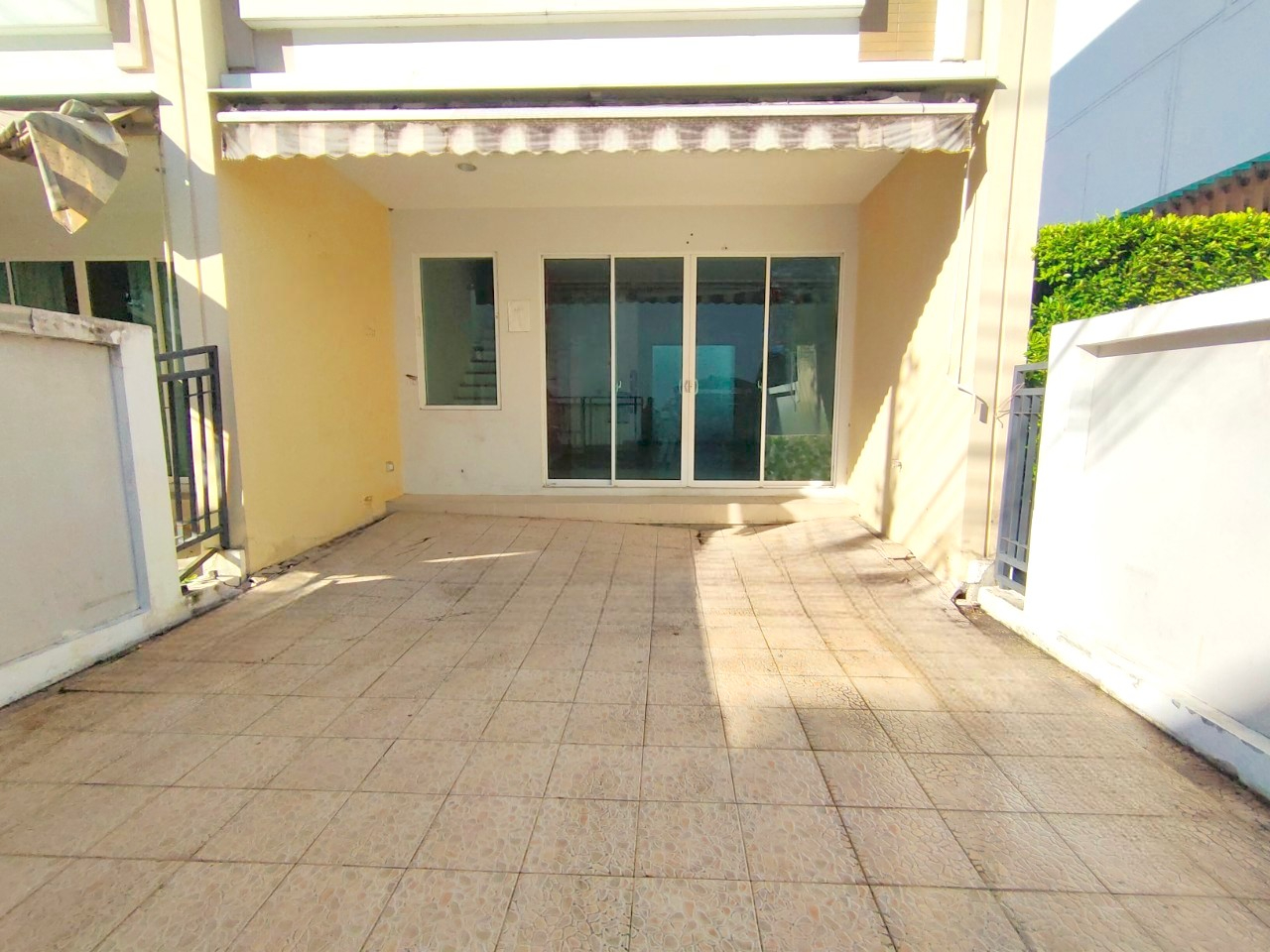ee01b299-295543.jpg