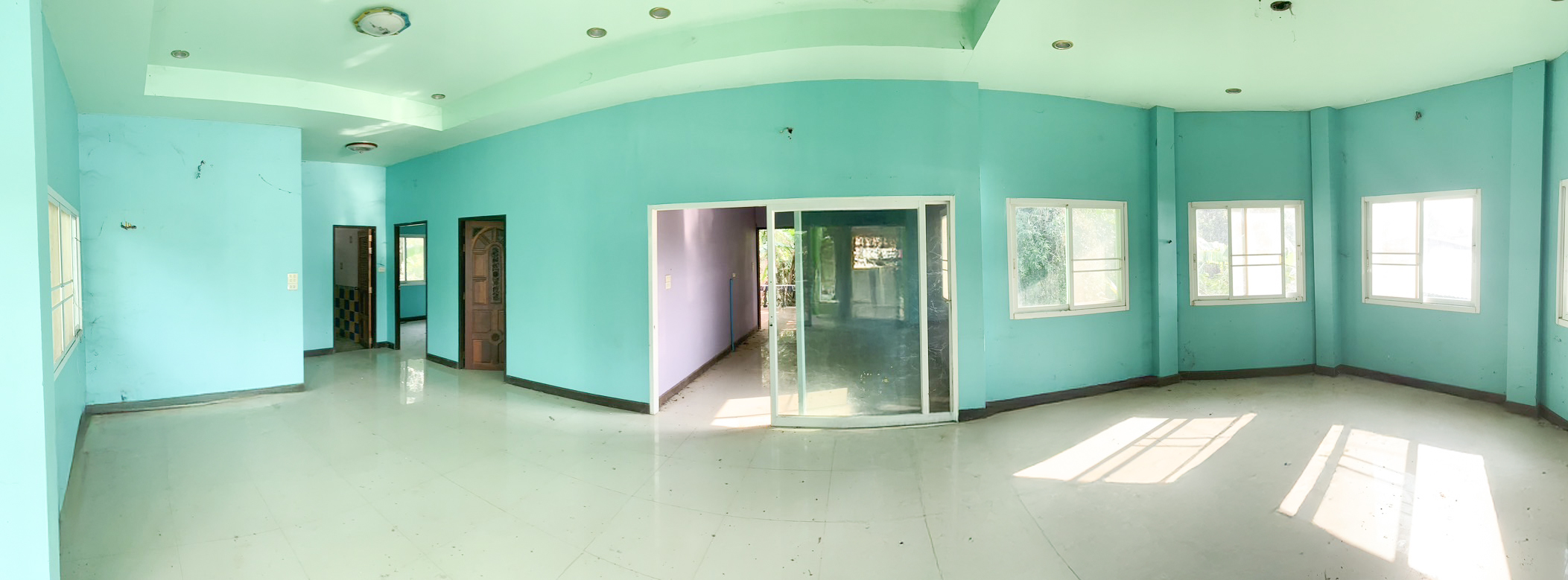 cdb2b6b6-S__5169200.jpg