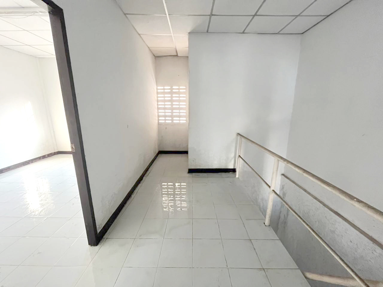 02c747c5-53322-7.jpg