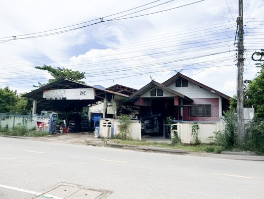 c42f8681-อู่ซ่อมรถ - สำเนา.JPG