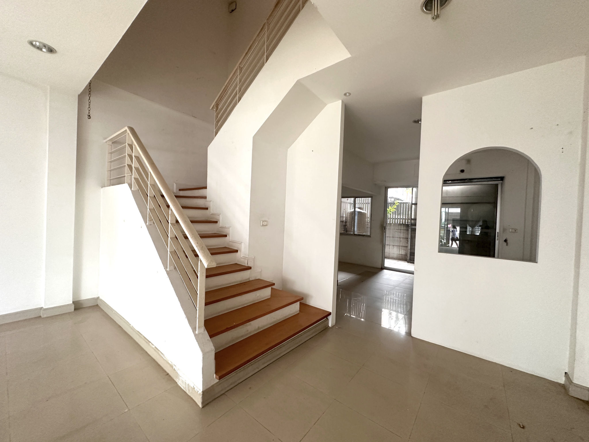 e8b84fec-59311-1.jpg
