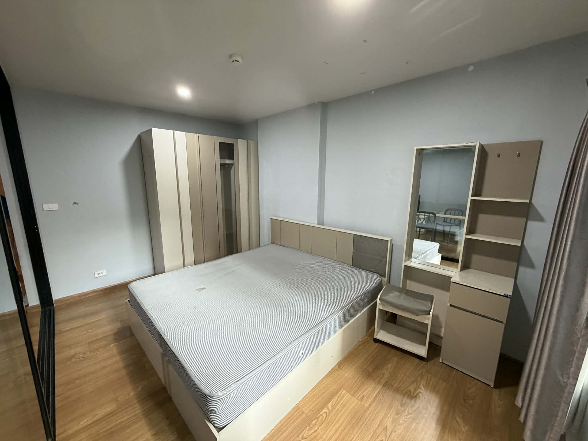 15d1dbf4-5928-4faa-ba96-397c1fa7c728.jpg