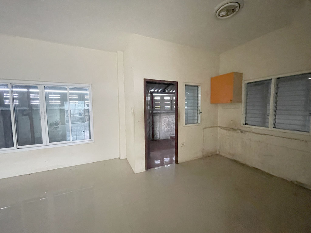 83d039da-137007-8.jpg