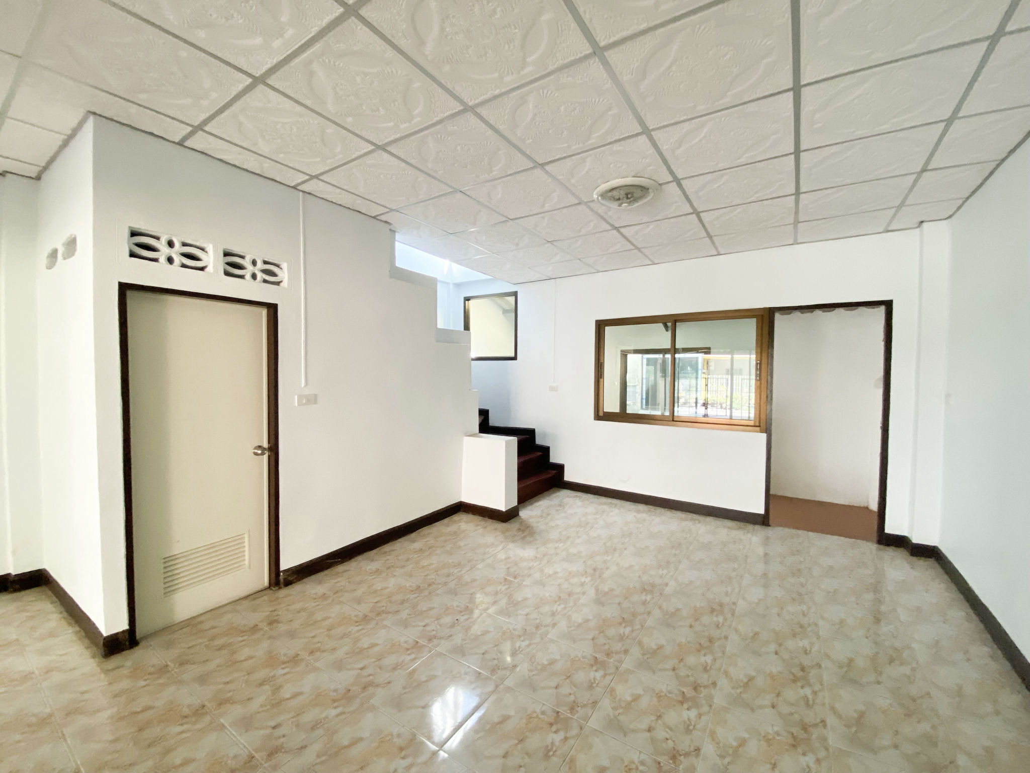 b3258a3a-54388-6.jpg