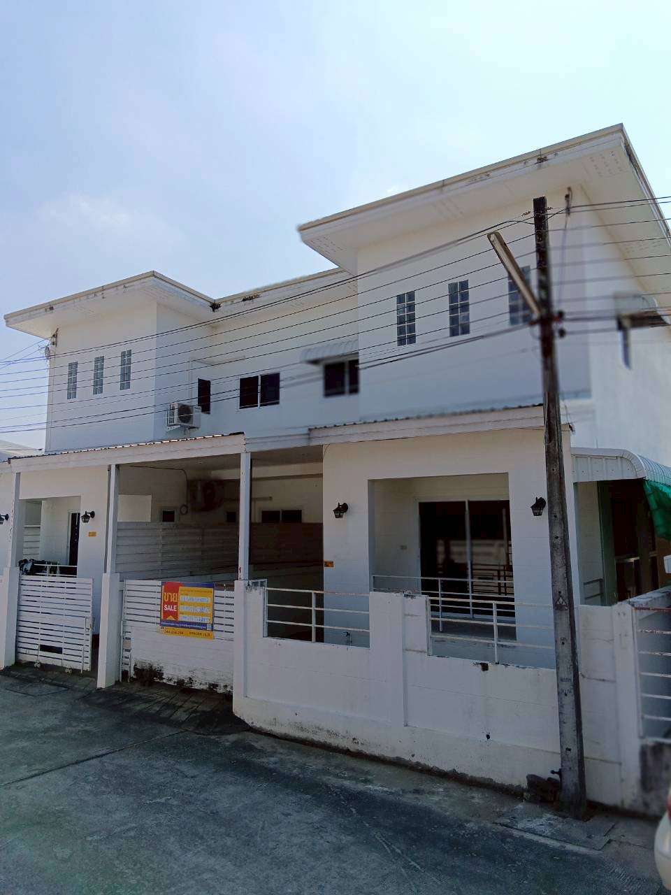 บ้านแฝด เมืองสุรินทร์