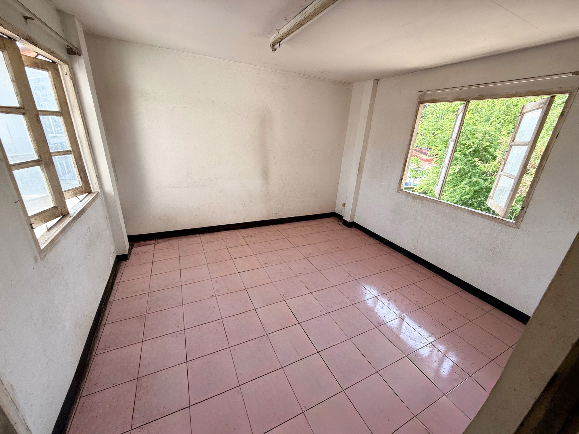 757a8615-136243-6.jpg