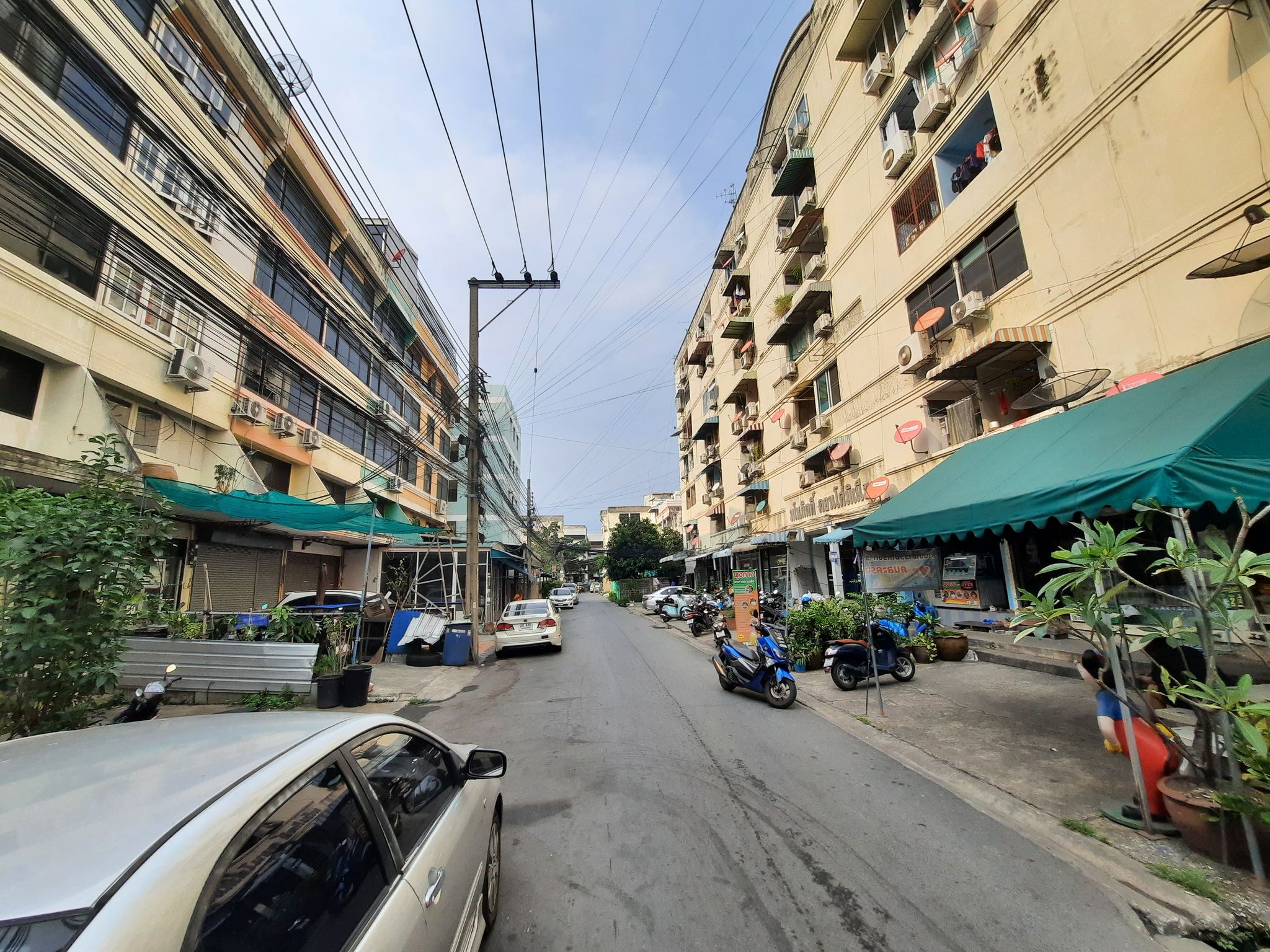 ตึกมโนกิตติ์คอนโดมิเนียม (1).jpg