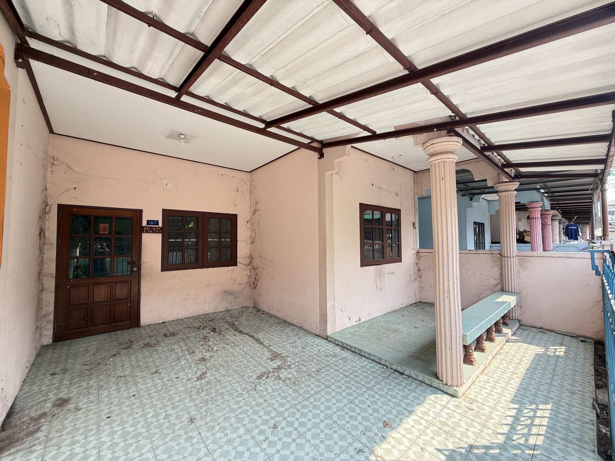 9fa8f0c5-153692-3.jpg