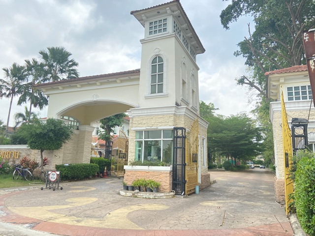 ทางเข้าหมู่บ้าน (2).jpg