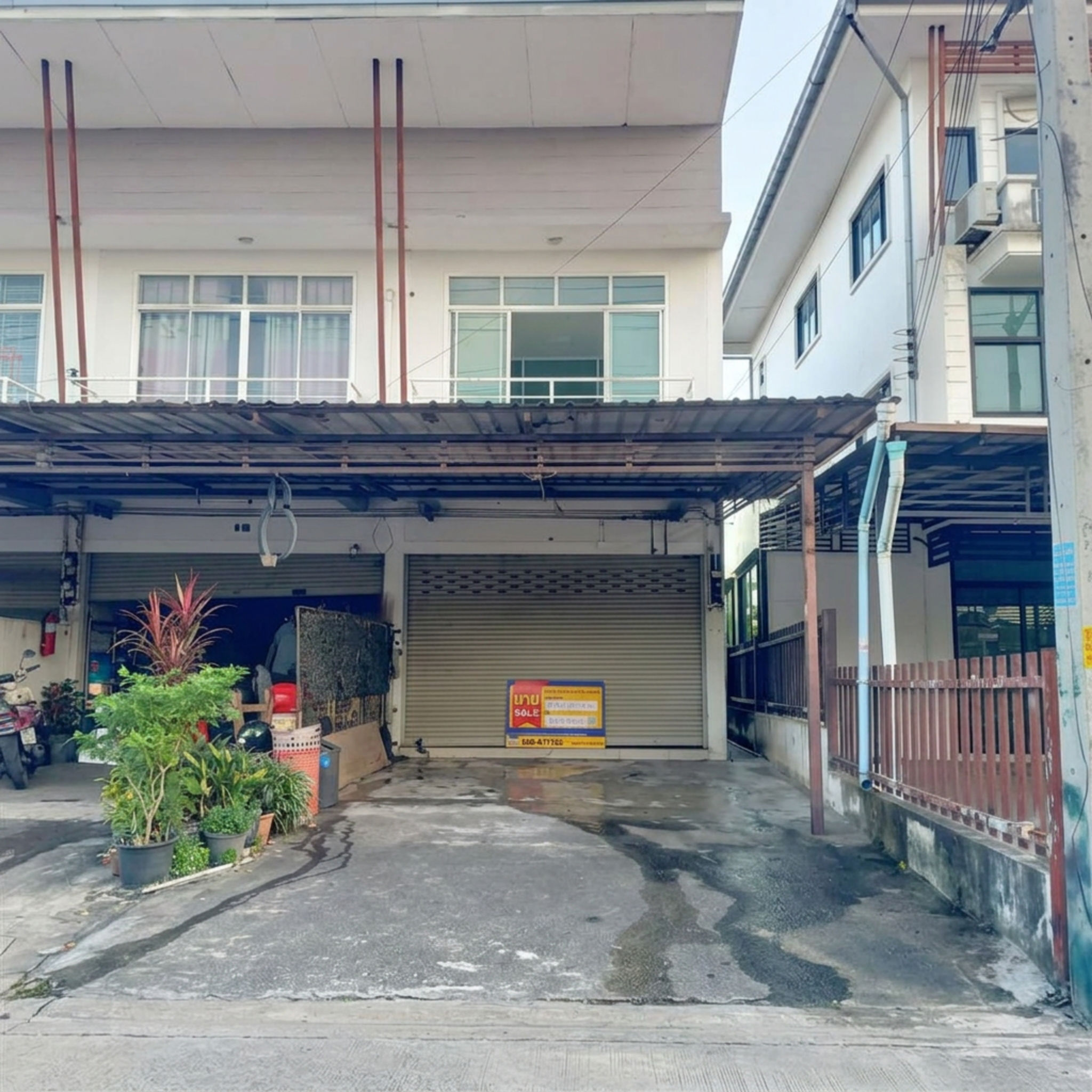 อาคารพาณิชย์ เนินพระ  ระยอง