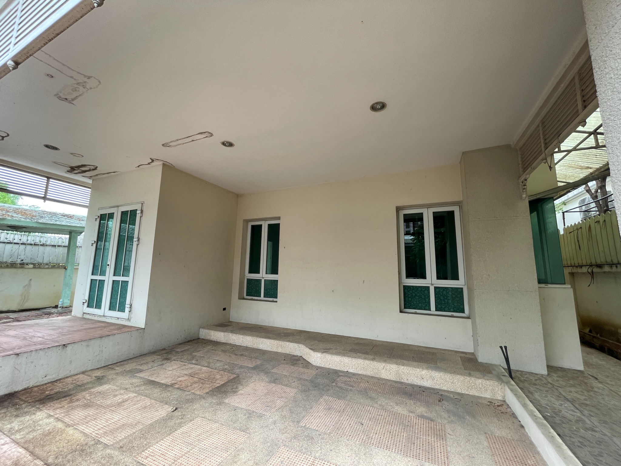 DEBKKSH0390001-2.jpg