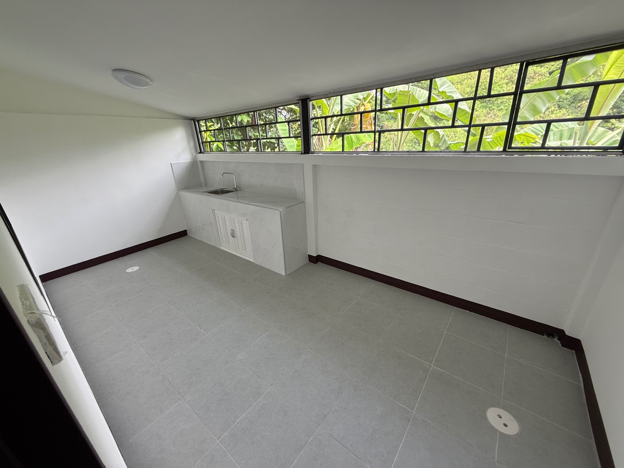 370b2475-140172-6.jpg