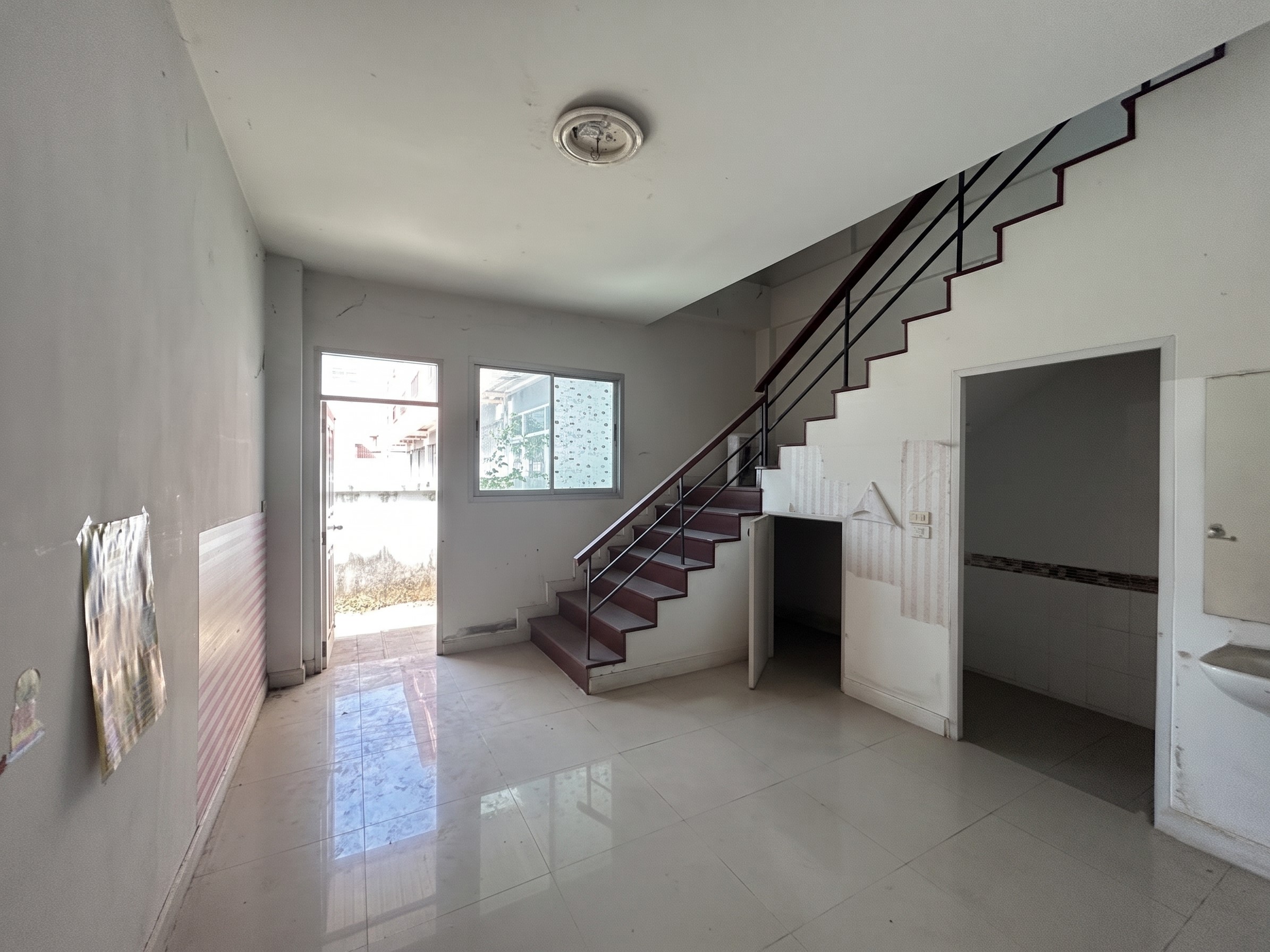 5af94a13-147119-0.jpg
