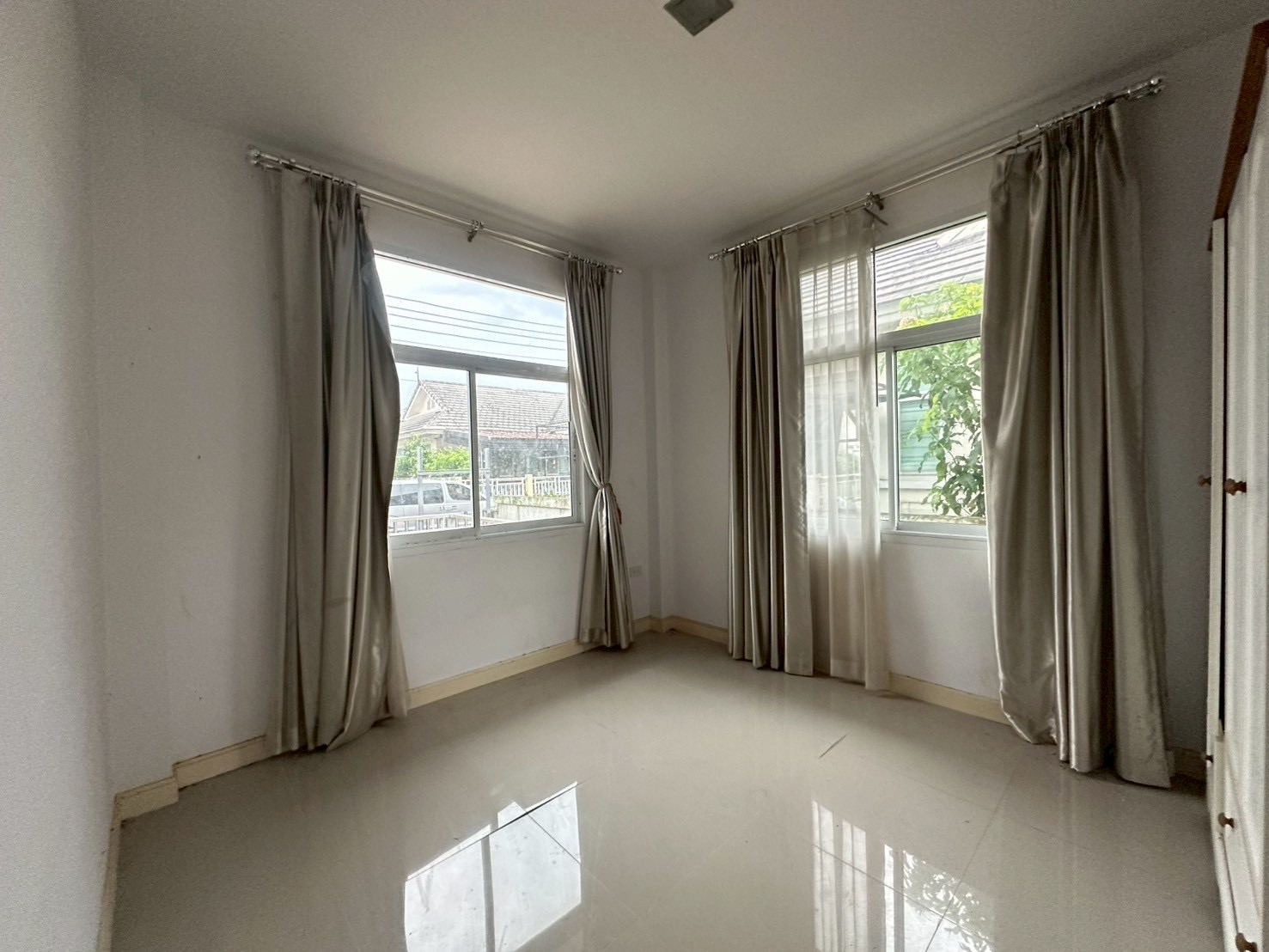 VKGO9086.JPEG