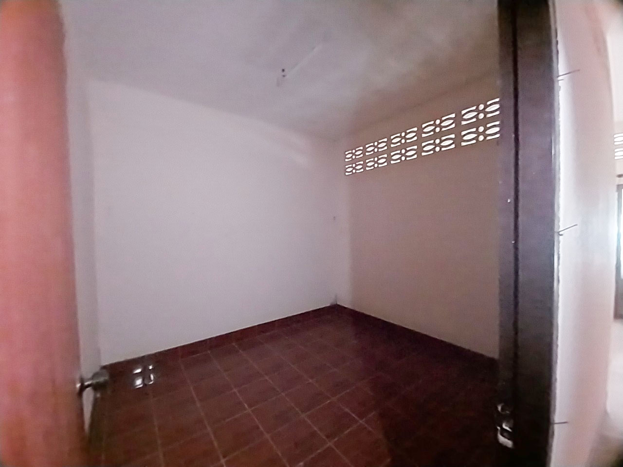 b4b83643-59662-4.jpg