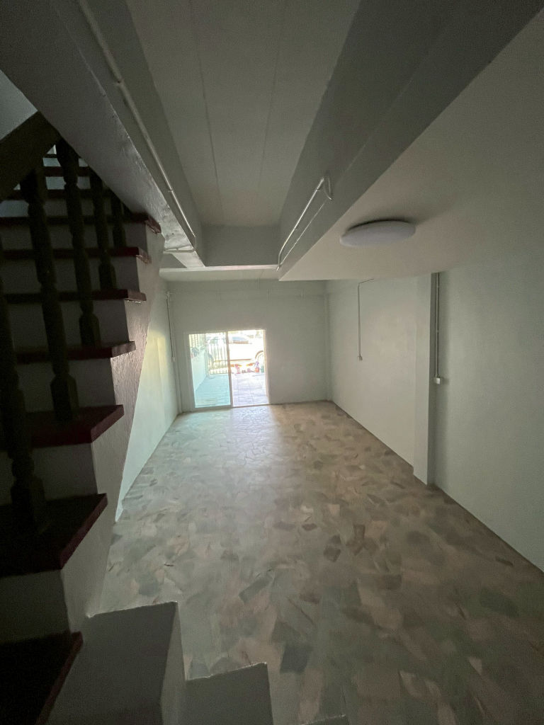 LINE_ALBUM_Renovate AIA 68_260204_18.jpg