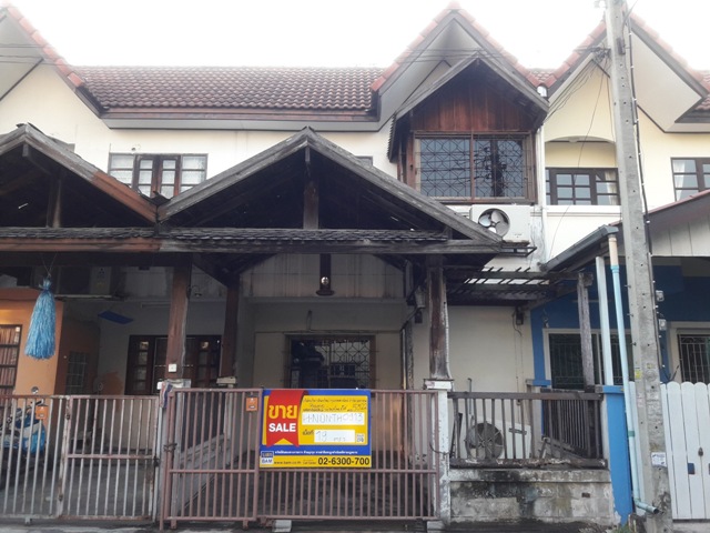 ทาวน์เฮ้าส์ โครงการศรีทับทิม นนทบุรี