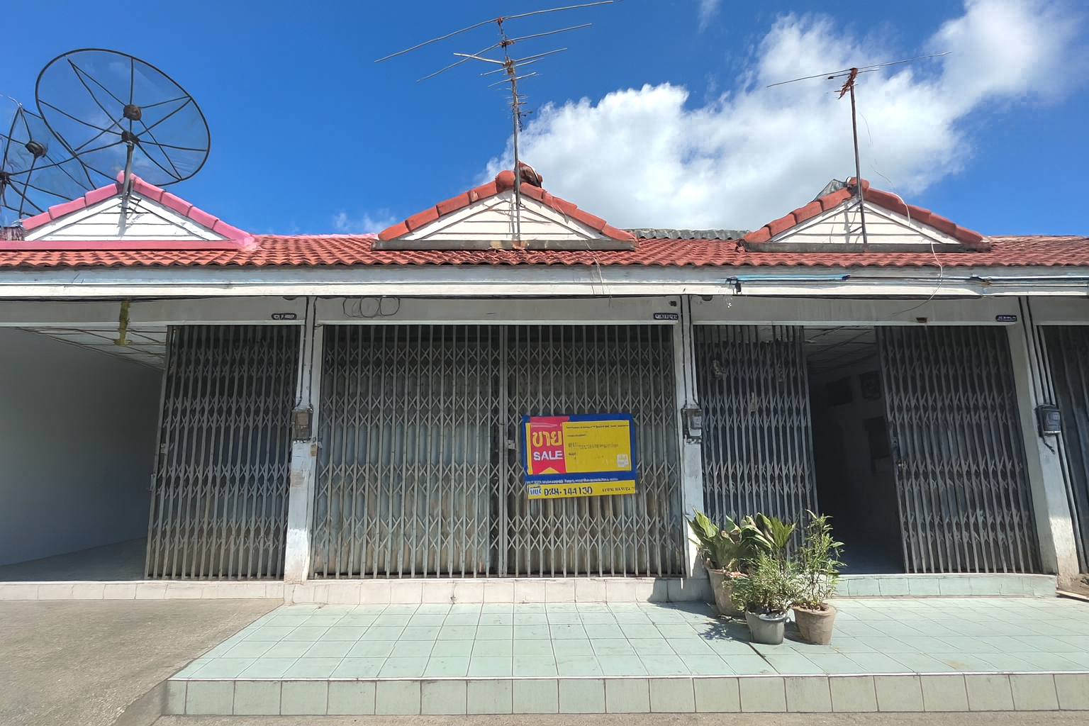บ้านพักอาศัยแบบบ้านพาณิชย์ โครงการมาลัยทองวิลล่า 2 เมืองชลบุรี