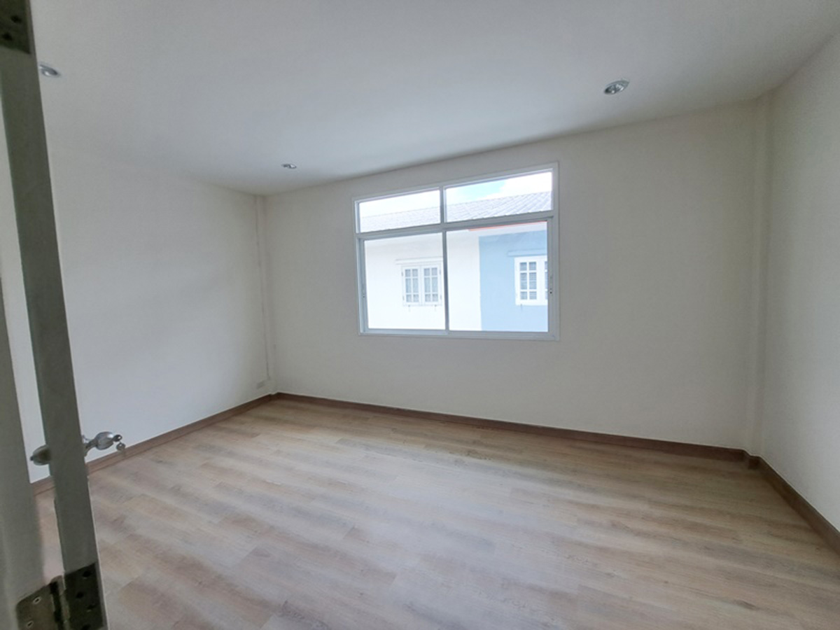 cc3e8700-45730-0.jpg
