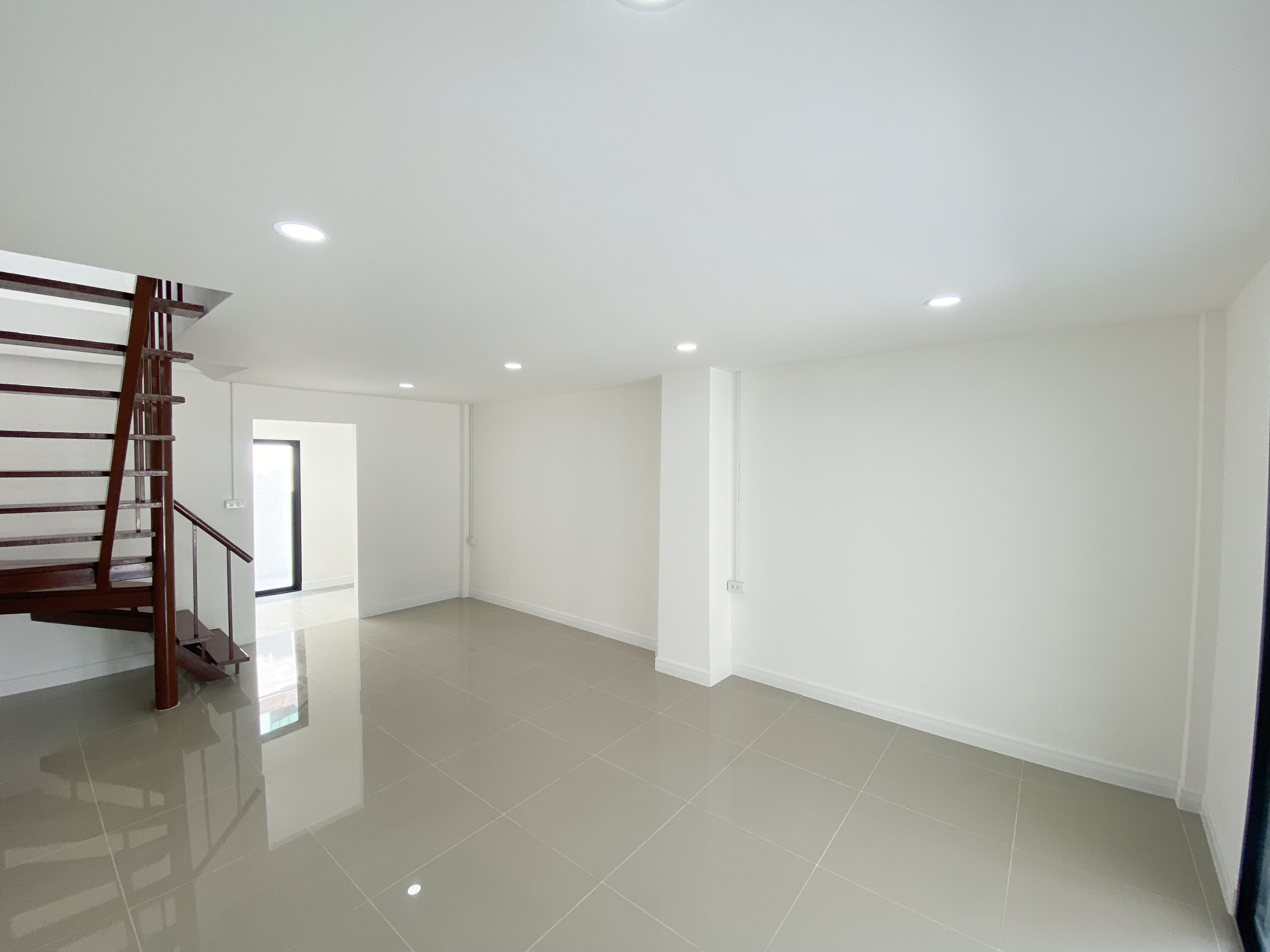 5514e854-57751-3.jpg